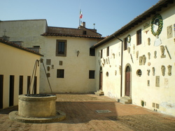 Castello, Lari